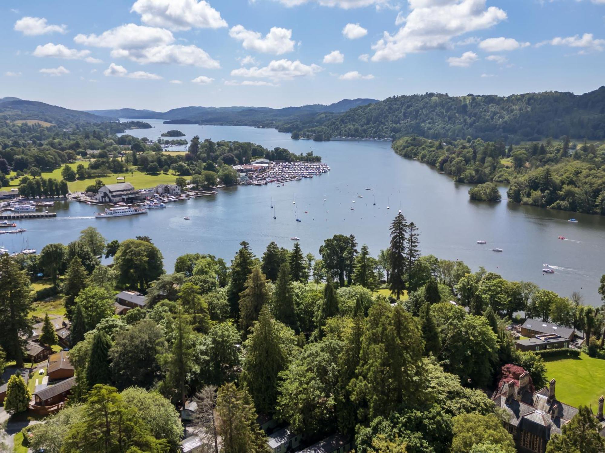 Forest Pines Lodge โบว์เนส ออน วินเดอเมียร์ ภายนอก รูปภาพ